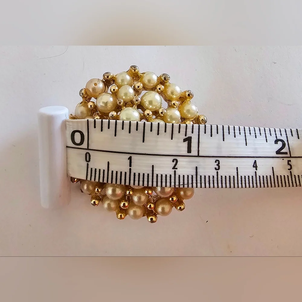 Brilliant lovely 1950 pearl dome cluster bauble blue rhinestone center brooch - Picture 4 of 6